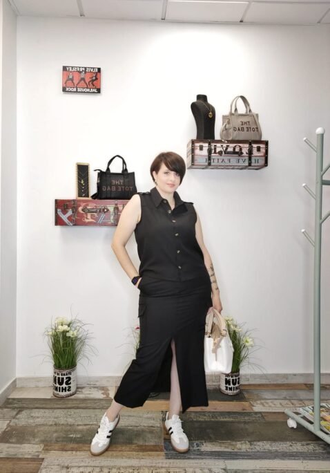 CONJUNTO FALDA CARGO NEGRO - Imagen 2